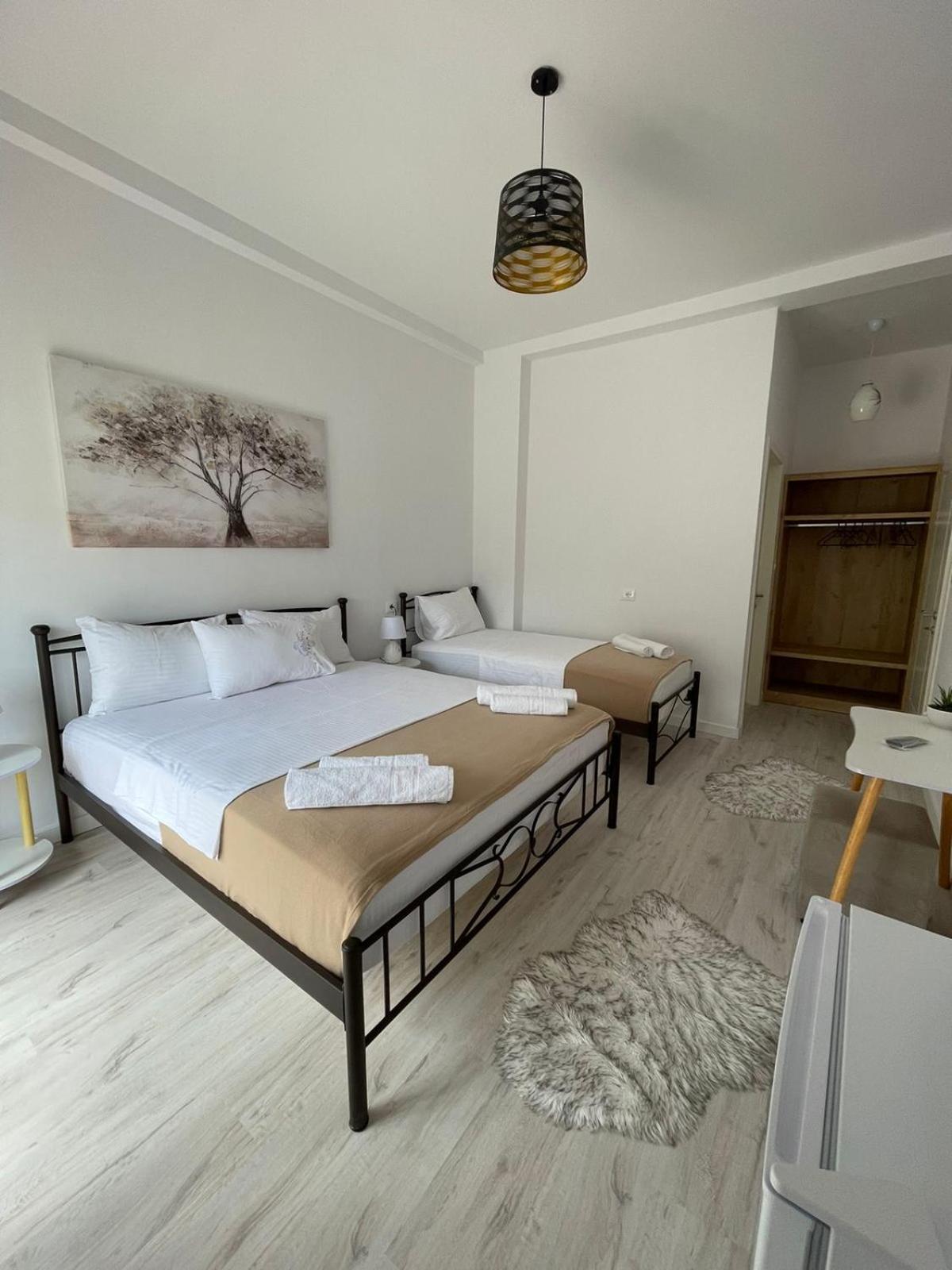 Ilvi Guesthouse Gjirokastër Eksteriør bilde