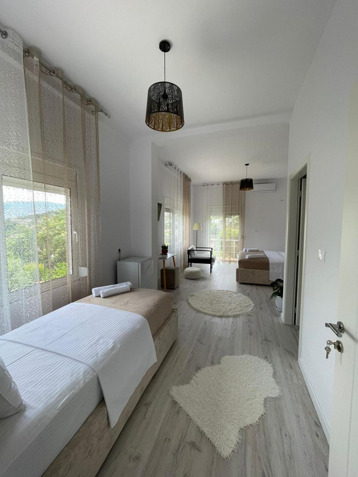 Ilvi Guesthouse Gjirokastër Eksteriør bilde