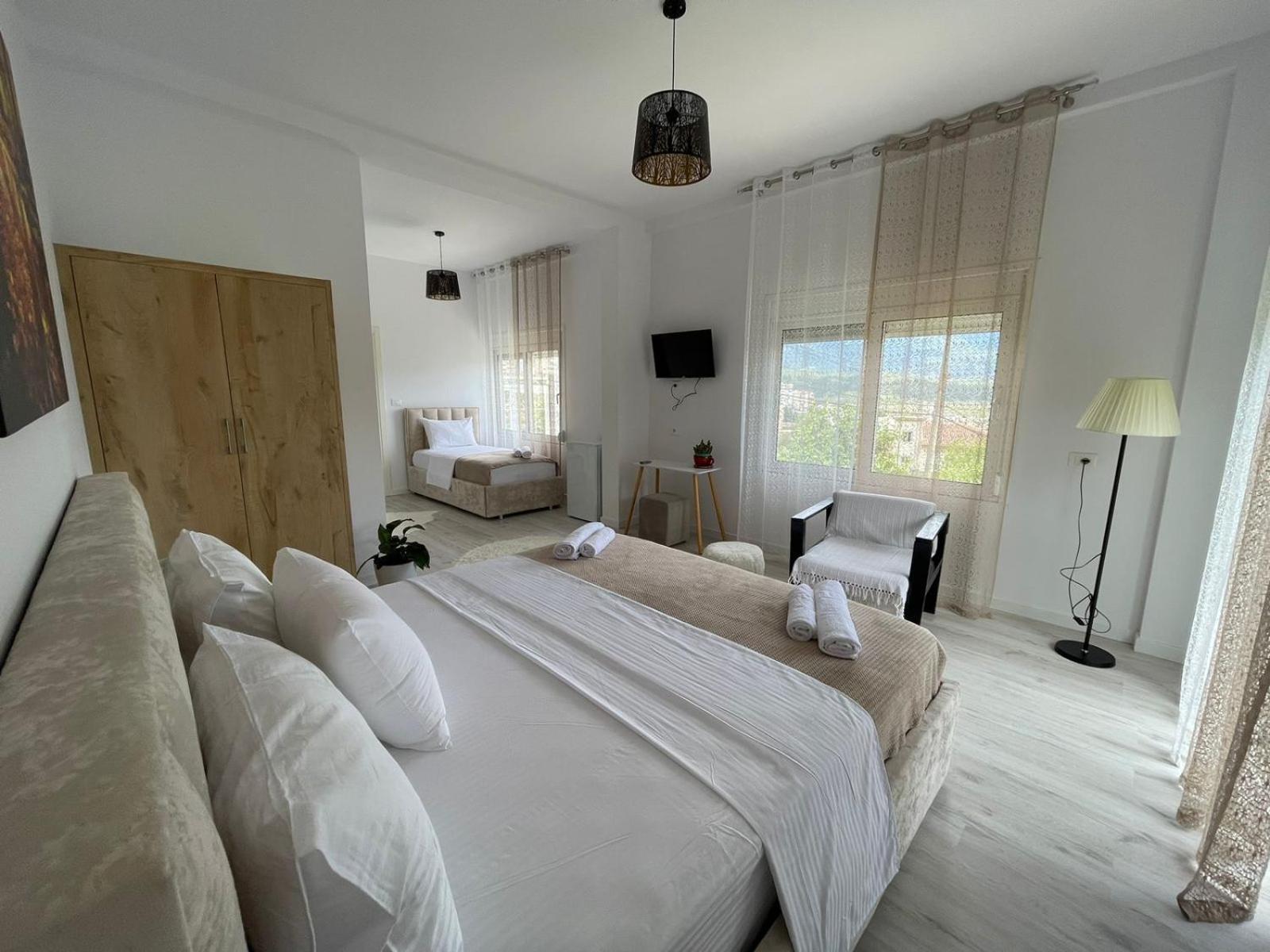 Ilvi Guesthouse Gjirokastër Eksteriør bilde