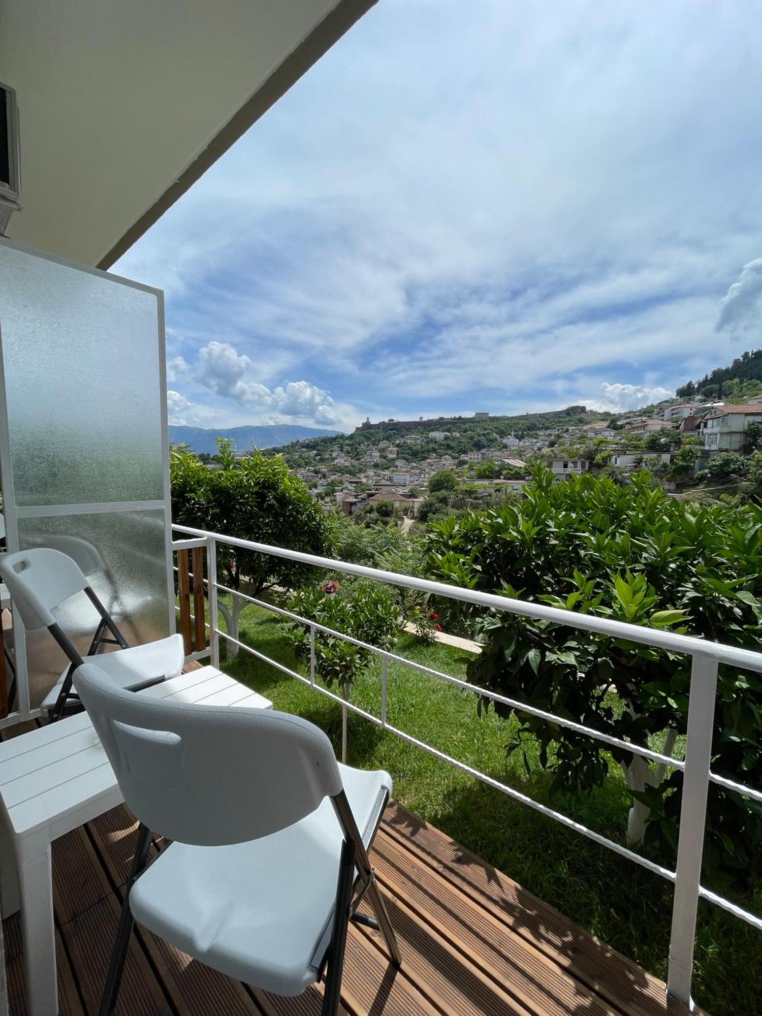 Ilvi Guesthouse Gjirokastër Eksteriør bilde