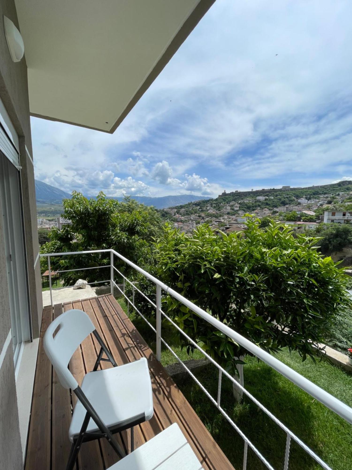 Ilvi Guesthouse Gjirokastër Eksteriør bilde