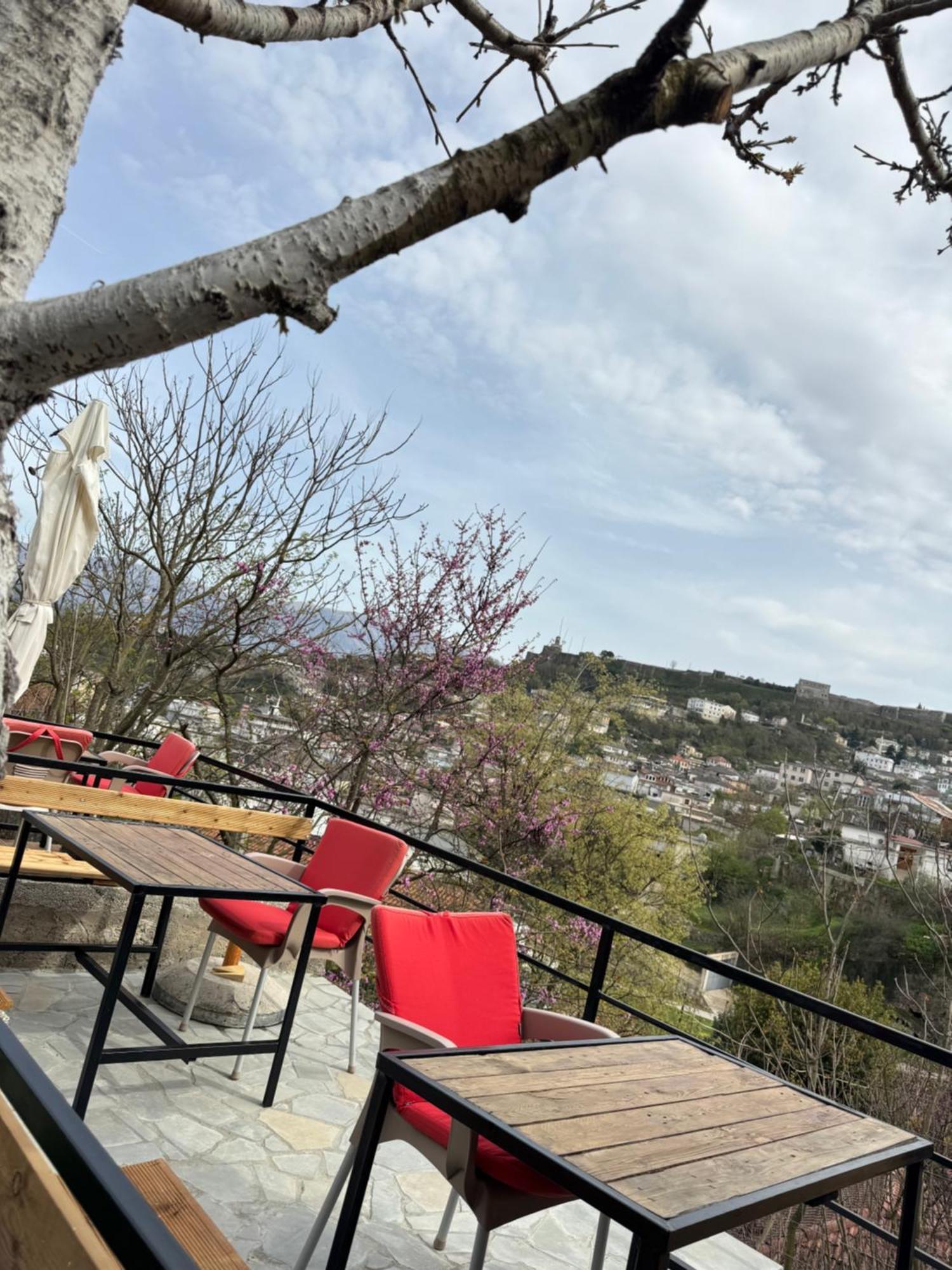 Ilvi Guesthouse Gjirokastër Eksteriør bilde